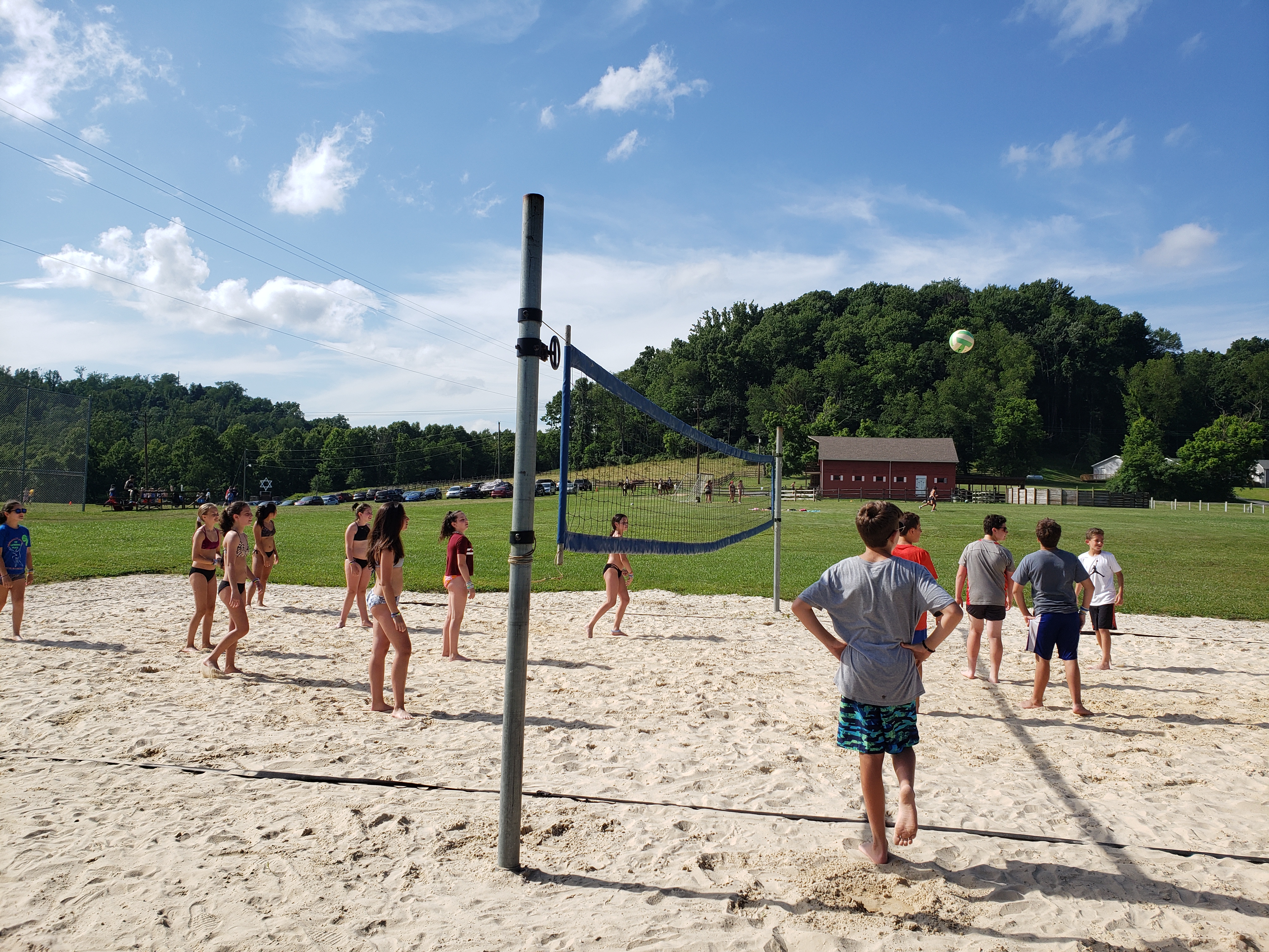 Halutzim playing volleyball